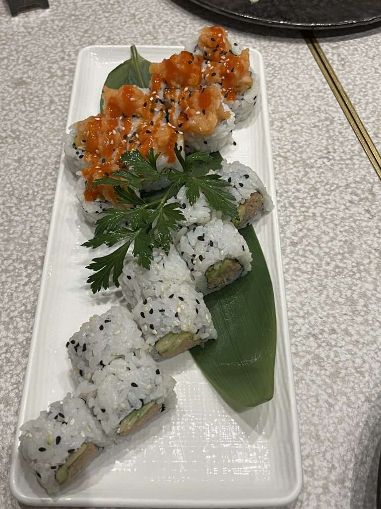 Ura Mayotuna e Spicy Salmone
